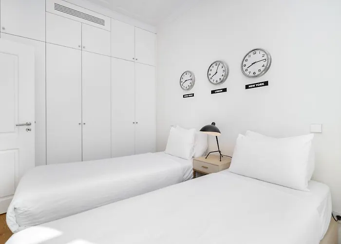 Whome Restauradores Deluxe W/ Elevator & Ac Perfect For Families & Friends 아파트 리스본